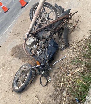 Colisão entre caçamba e ciclomotor deixa homem ferido em São Luís do Quitunde