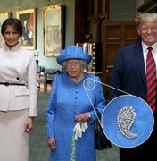 Observadores dizem que rainha Elizabeth II mandou ‘recados’ para Trump através de broches