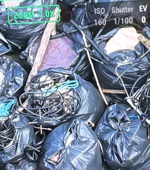 Prefeitura apreende oito sacos de cabos de energia no Centro de Maceió