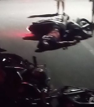 Motociclistas ficam feridos após acidente em cruzamento de São Luís do Quitunde