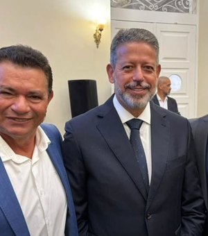 Arthur Lira impulsiona transformação em Porto Real do Colégio com pavimentação rural