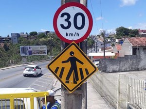 Prefeitura de Maceió implanta nova sinalização na Avenida Rotary