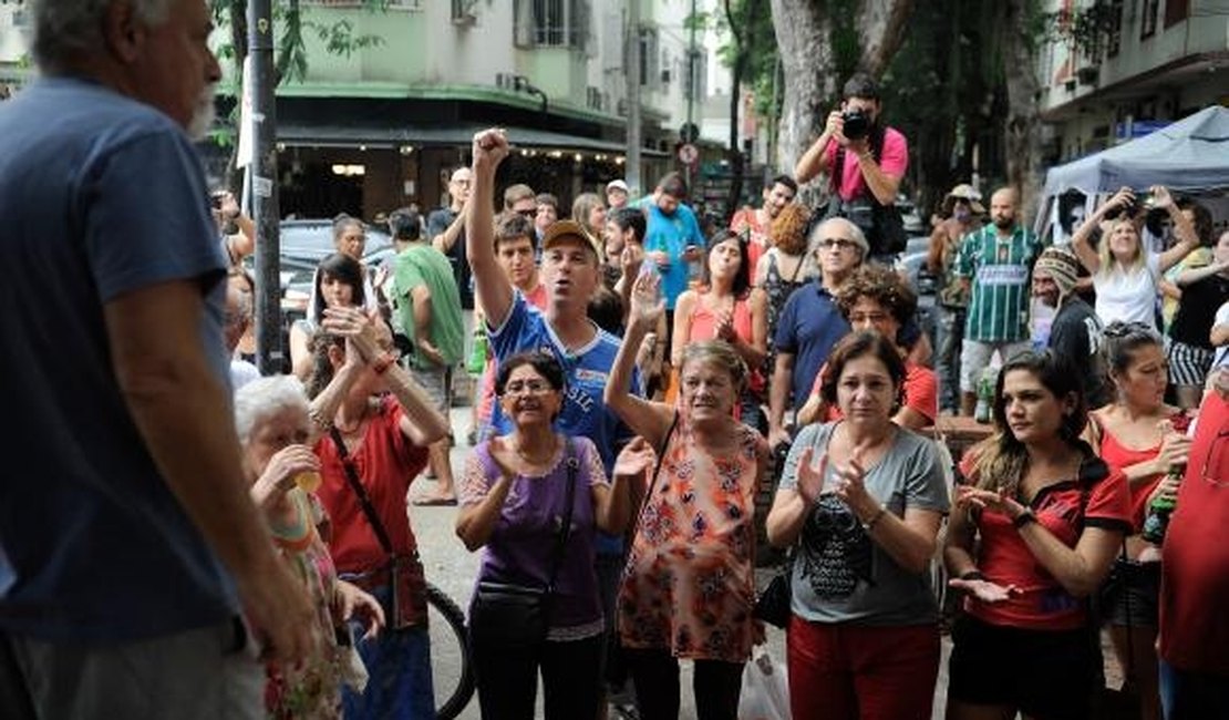 Manifestantes se mobilizam no Rio em defesa do governo Dilma
