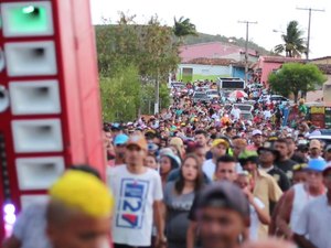 Tradicional Bloco da Paz arrasta mais de 3 mil pessoas em Coité do Nóia
