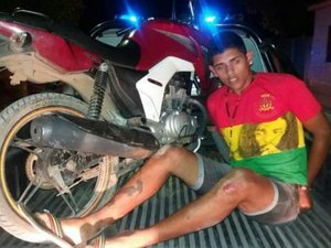 Dupla troca tiros com a polícia durante fuga e um é preso com moto roubada