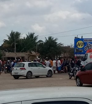 Colisão entre van e moto deixa duas mulheres feridas na AL-110 em Arapiraca