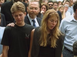 Irmão de Suzane Richthofen é encontrado em estado de surto e internado em hospital