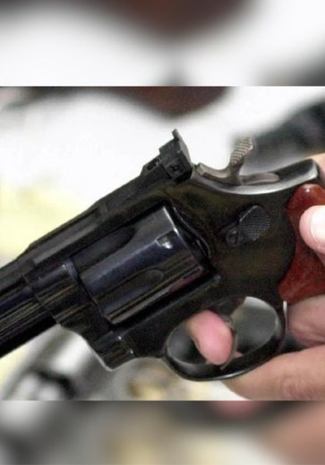 Homem é preso com arma e diz ter recebido R$ 700 para escondê-la em Arapiraca