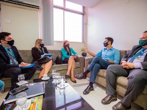 JHC se reúne com vice-presidente de Governo da Caixa e debate entrega do Vale Bentes 2