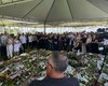 [Vídeo] Chuva de pétalas marca despedida emocionante de Dona Helena