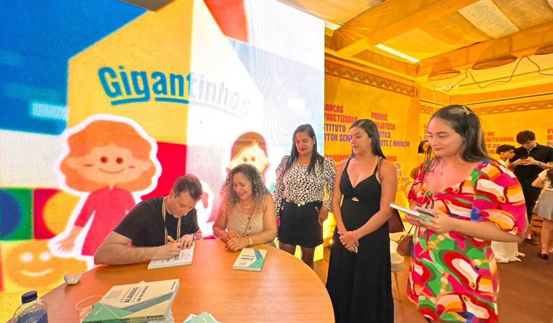 Na Bienal, deputado Daniel Barbosa lança livro com reflexões sobre o futuro de Arapiraca, Alagoas e do Brasil