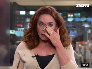 Apresentadora da GloboNews chora após matéria e desabafa na web