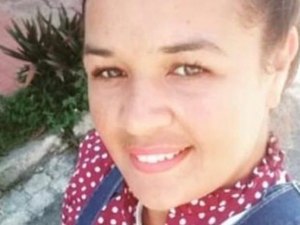 Vítima em acidente de moto no sertão, mulher morre em hospital de Arapiraca