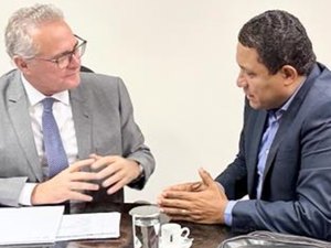 Em entrevista, Renan Calheiros destaca luta de Júlio Cezar para implantação do curso de medicina em Palmeira