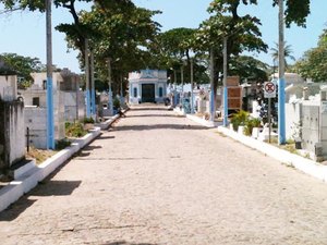Número de pessoas que morrem em casa dobra Maceió durante a pandemia
