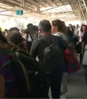 Apagão atinge regiões de Portugal e da Espanha e causa caos em aeroportos, trens e estradas