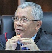 TRE/AL reforma decisão e prefeito de Porto de Pedras permanece no cargo