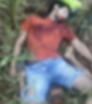 Corpo com marcas de violência é encontrado por populares em terreno baldio na zona rural de Arapiraca