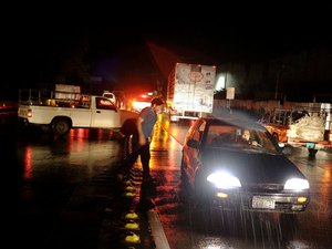 Terremoto de magnitude 6,8 atinge El Salvador 