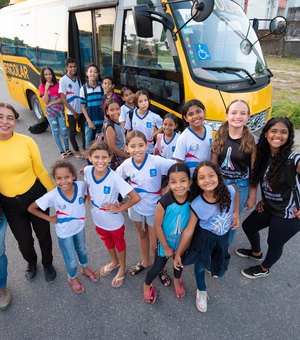 Elas no volante: a força feminina no transporte escolar da rede estadual