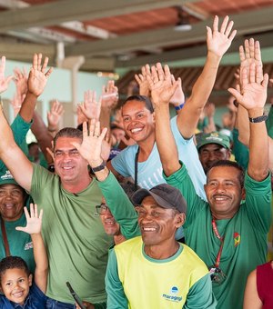 Prefeito anuncia reajuste e antecipa salário dos servidores da limpeza de Maragogi