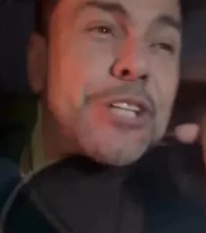 Vídeo de Zezé Di Camargo com a cabeça presa no vidro do carro viraliza