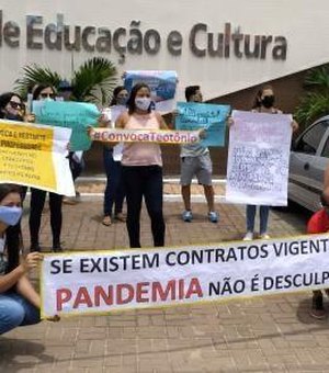 Professores aprovados em concurso de Teotônio Vilela realizam protesto e cobram nomeação