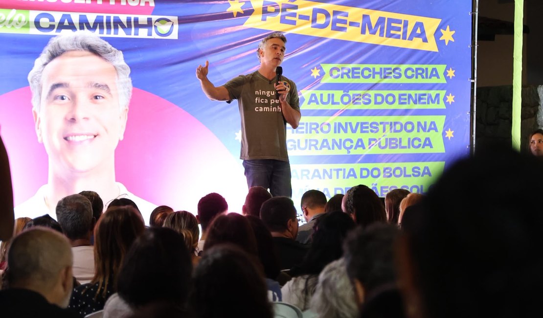 Rafael Brito inaugura comitê com encontro voltado a servidores da educação
