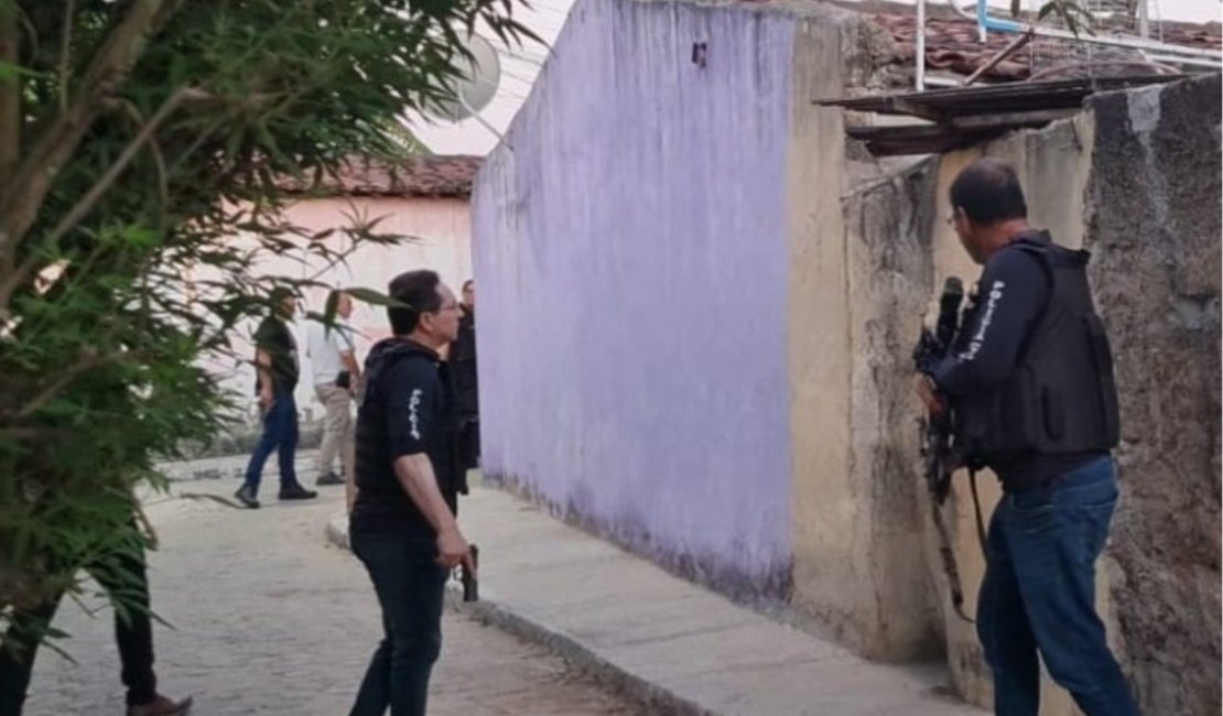 Três pessoas são presas por tráfico de drogas, homicídio qualificado e lesão corporal no Sertão de Alagoas