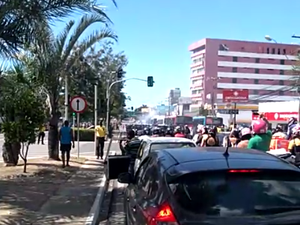 [Vídeo] Protesto de ex-funcionários da Veleiro termina em confronto com o Bope
