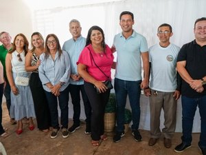 Rodrigo Cunha entrega veículos, tratores e equipamentos beneficiando mais de 5 mil trabalhadores