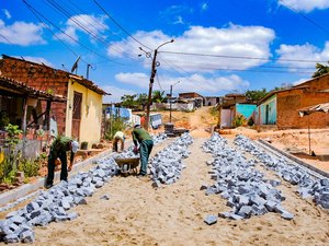 Arapiraca em desenvolvimento: bairro Mangabeiras recebe pavimentação e novas moradias