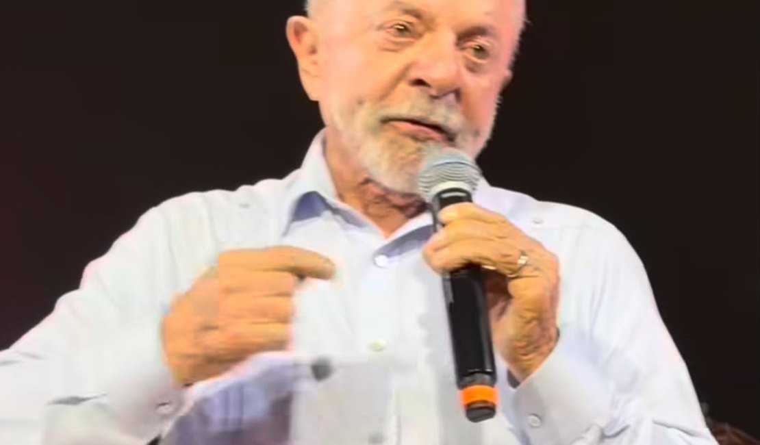 Em Maceió, Lula ataca Collor e alerta eleitor sobre 'facilidades'