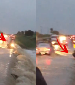 Motociclista é levado pela força da enxurrada das chuvas na rodovia AL-220