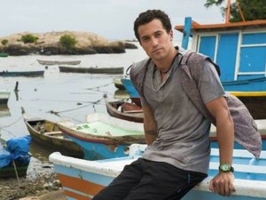 Mulher de ator da Globo vai à delegacia e presta queixa por agressões