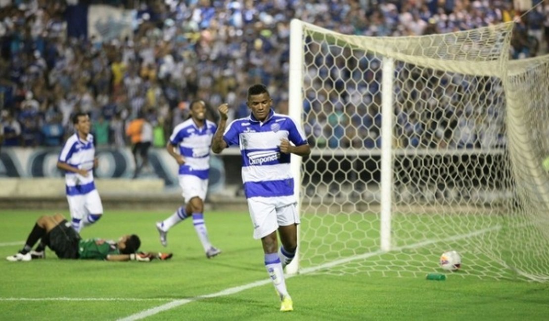 Atacante do CSA, Soares aumenta o peso do clássico