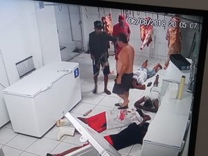 Câmeras de segurança flagram ação de criminosos em açougue de Paripueira