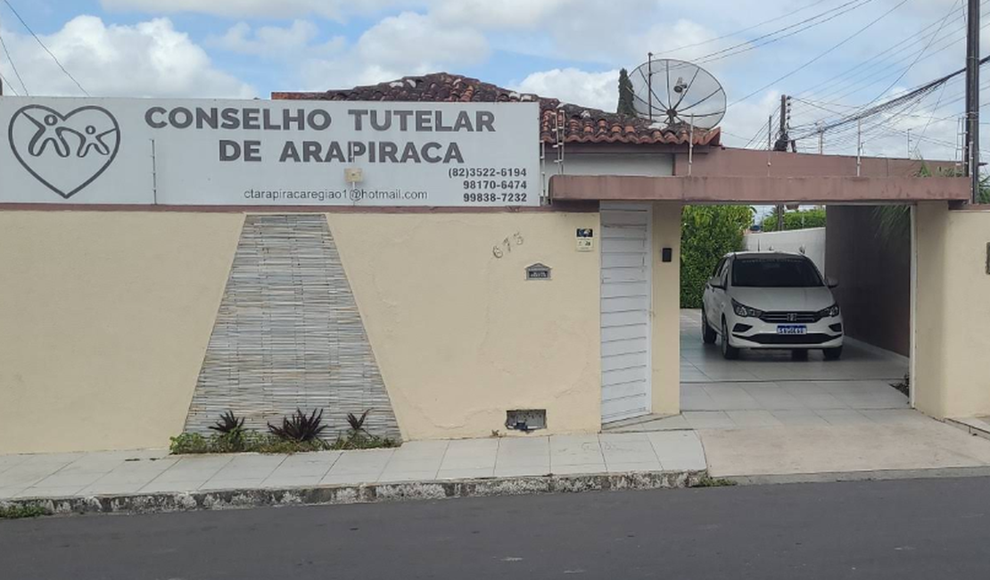 Rachaduras e infiltrações levam à suspensão de atendimento no Conselho Tutelar de Arapiraca
