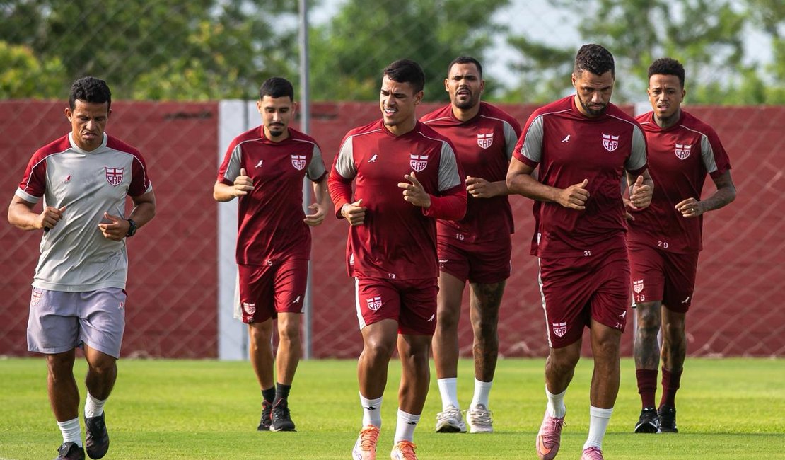 No CT Ninho do Galo, CRB inicia preparação para enfrentar o ASA pelo Nordestão