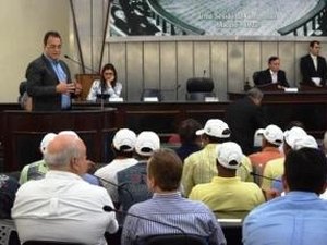 Debate sobre crise no setor sucroalcooleiro lota plenário