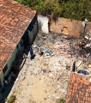 Moradores relatam prejuízos em imóveis vizinhos a depósito que explodiu em Arapiraca