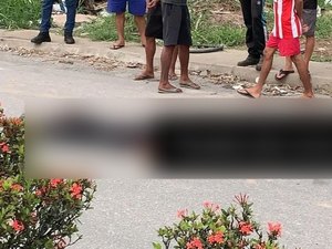 Homem é assassinado a tiros em via pública no Tabuleiro do Martins