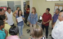 Vereadores e prefeito Rogério Teófilo fazem vistoria as obras da UPA e chegada dos lotes de medicamentos
