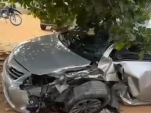 Cantor de vaquejada capota carro na zona rural de Girau do Ponciano