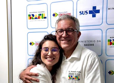 De Brasília, Teca Nelma garante micro-ônibus da saúde para municípios alagoanos