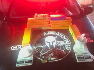 Homem é preso com 13 kg de maconha e arma de fogo no Tabuleiro do Martins