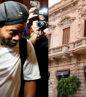 Ronaldinho Gaúcho está mais 'preso' em hotel do que em cadeia do Paraguai, diz jornal