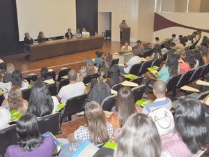 Primeiros servidores da Ebserh foram empossados no Hospital Universitário