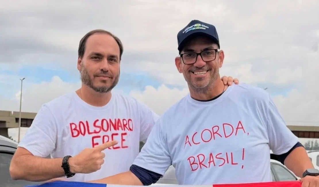 'Se Bolsonaro pudesse falar, tenho certeza que seria o voto dele”, diz Carlos ao declarar apoio a Leonardo Dias