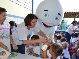 Sesau prorroga vacinação contra sarampo e pólio para até o dia 12
